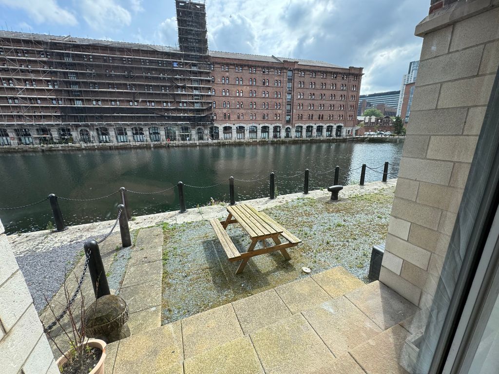 Property photo 1 of 11 Terrace