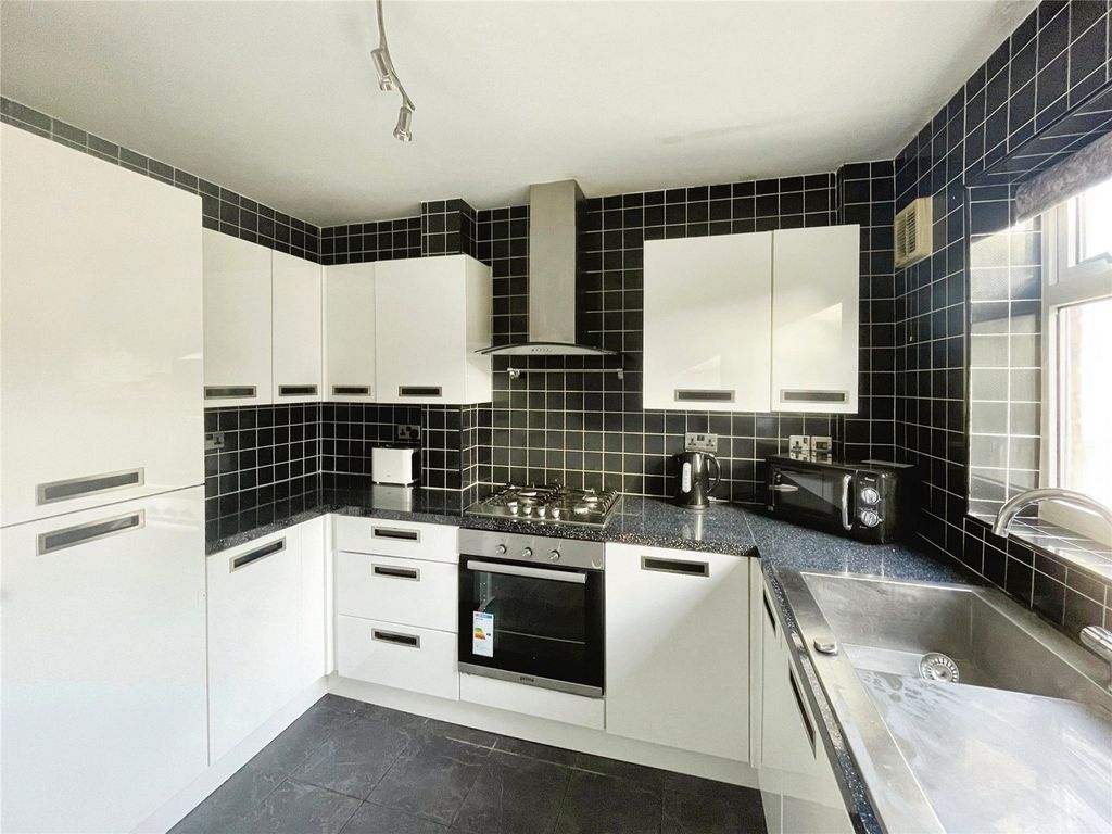 Property photo 3 of 13 Picture No. 06