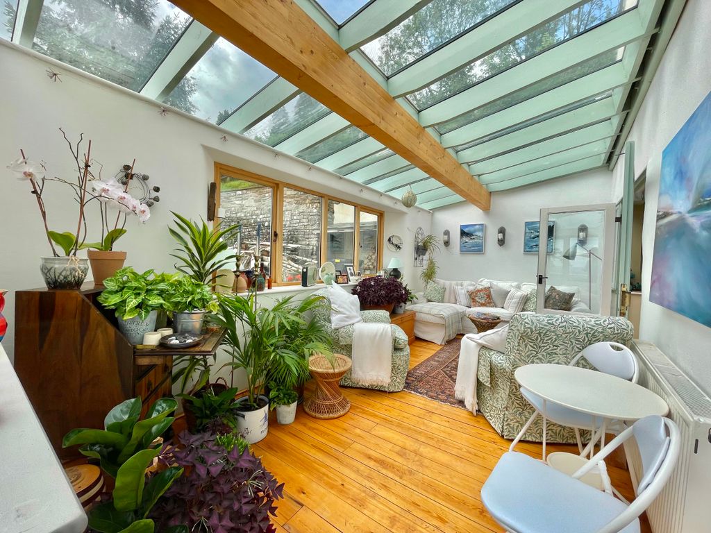 Property photo 3 of 48