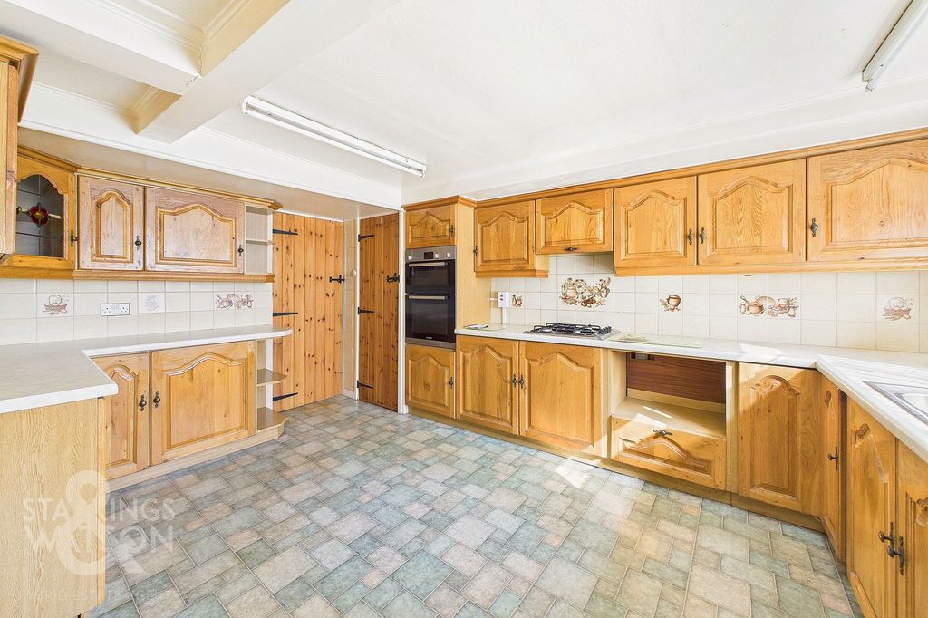 Property photo 3 of 25