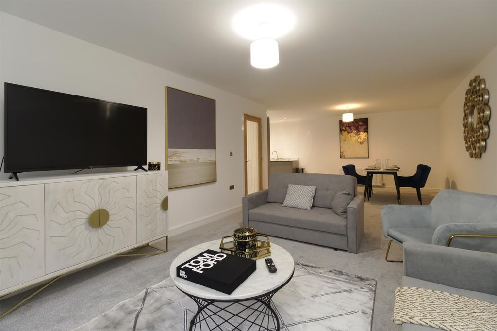 Property photo 2 of 20 Lounge2.Jpg