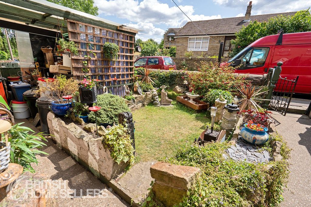 Property photo 2 of 15 Picture No. 12