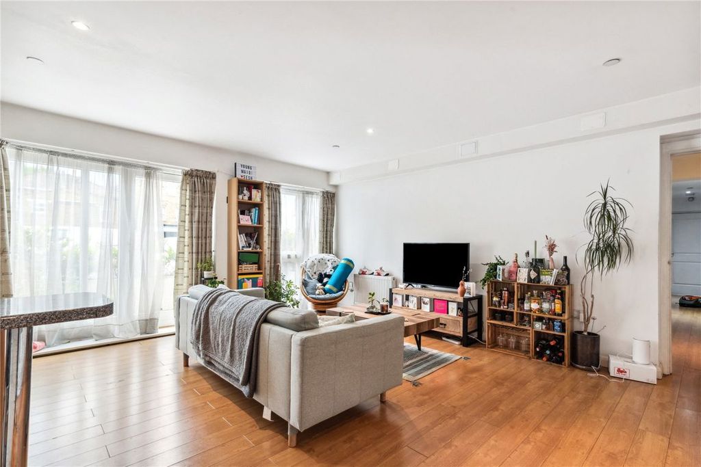 Property photo 2 of 6