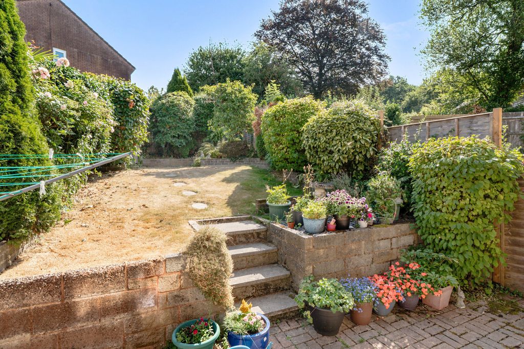 Property photo 2 of 21 Garden