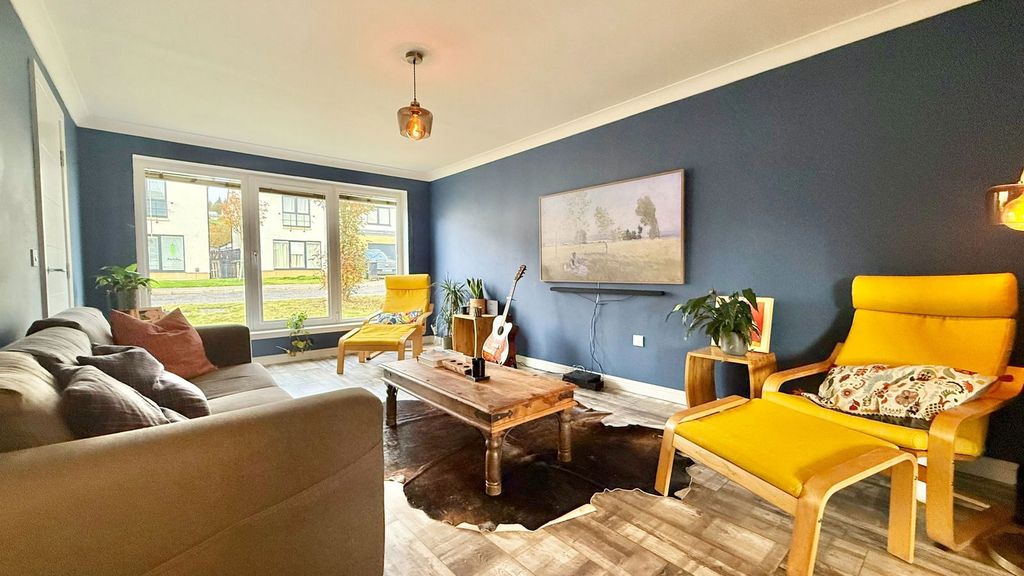 Property photo 3 of 24