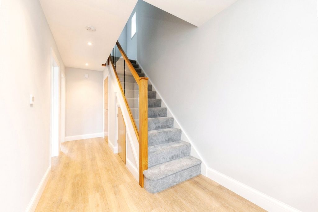 Property photo 3 of 10 Picture No. 04