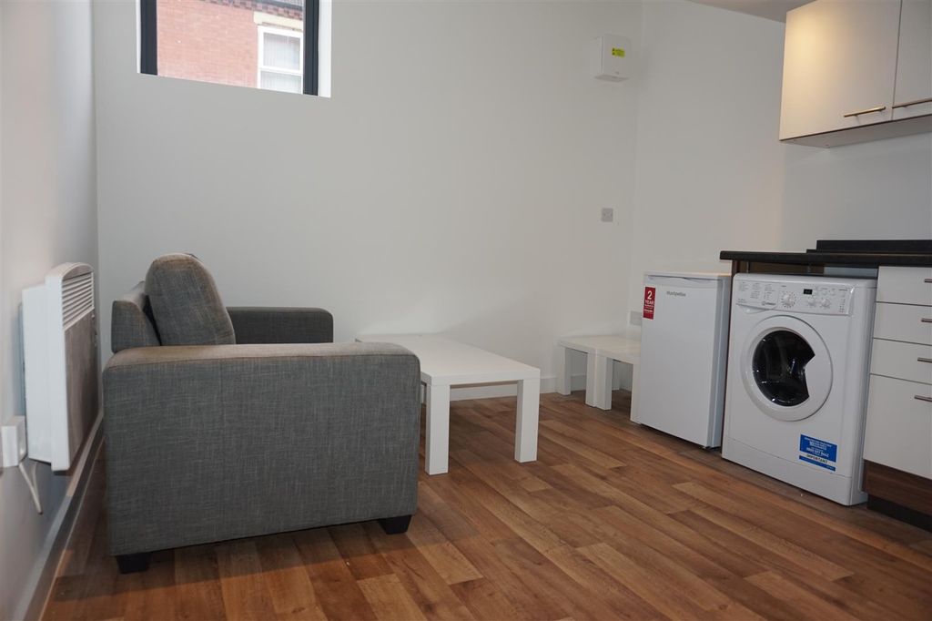 Property photo 2 of 5 Lounge