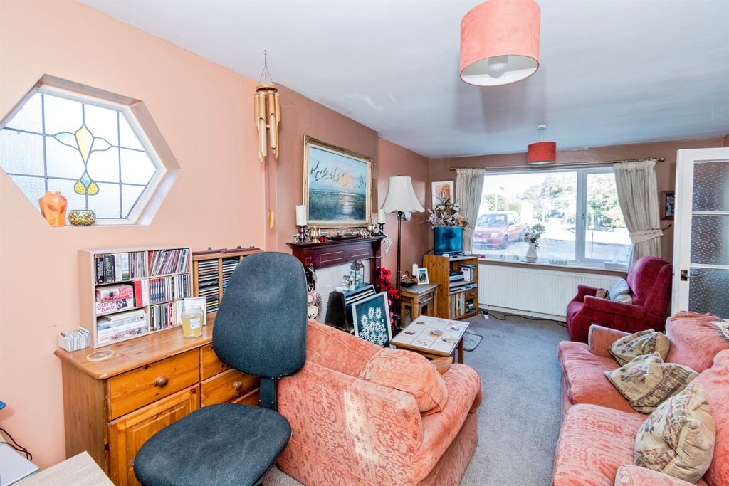 Property photo 2 of 22