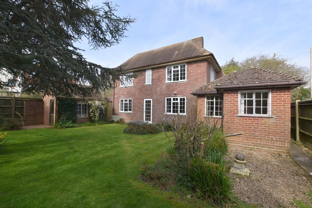 Property photo 3 of 33 New Dingley Dell (6).Jpg