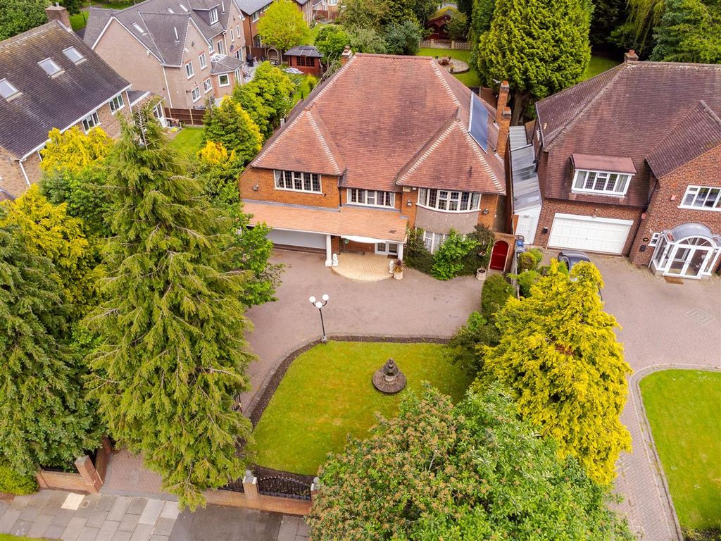 Property photo 2 of 47
