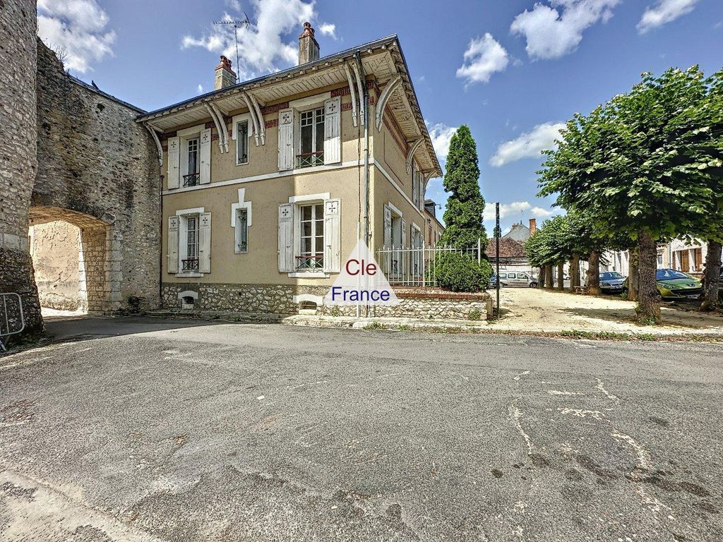 Property photo 1 of 13