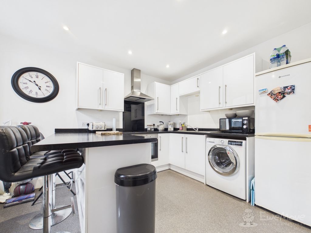 Property photo 2 of 12 Kitchen
