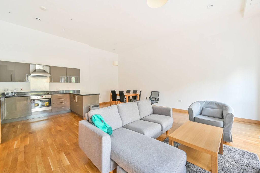 Property photo 2 of 10