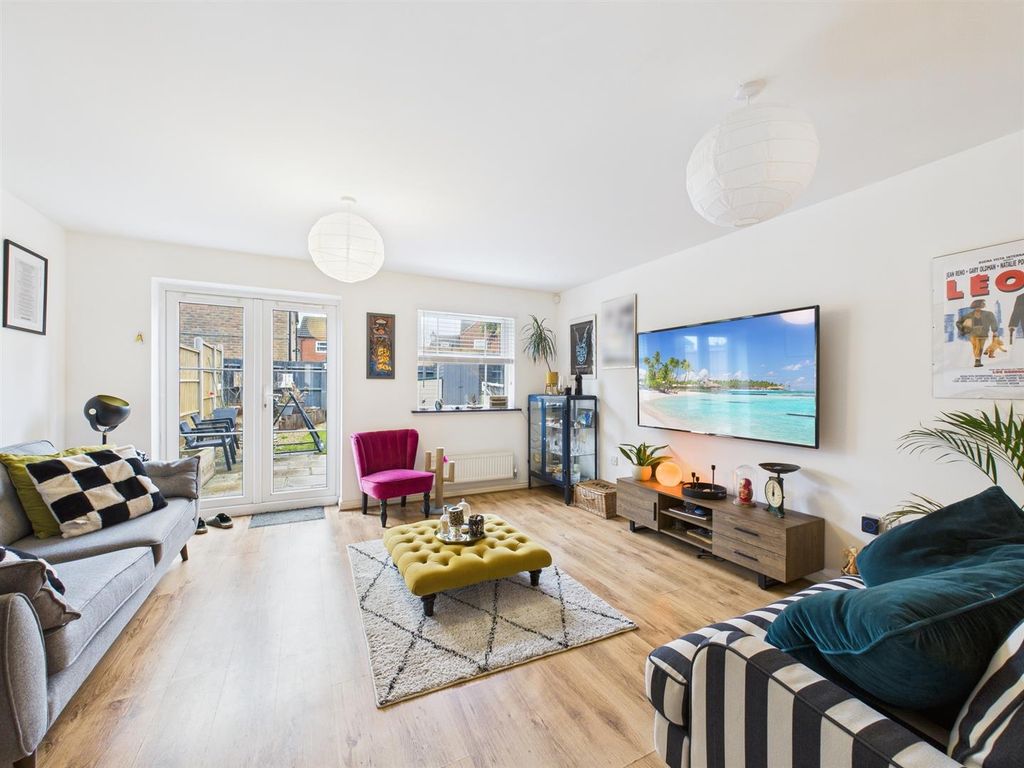 Property photo 2 of 13 Cam02435G0-Pr0117-Still002.Jpg