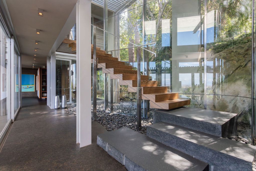 Property photo 3 of 80 Kw1650727