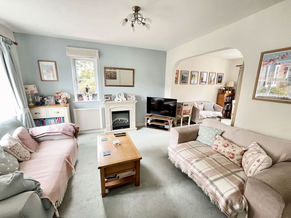 Property photo 3 of 17