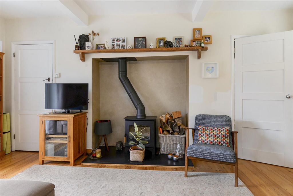 Property photo 3 of 18 08.Jpg