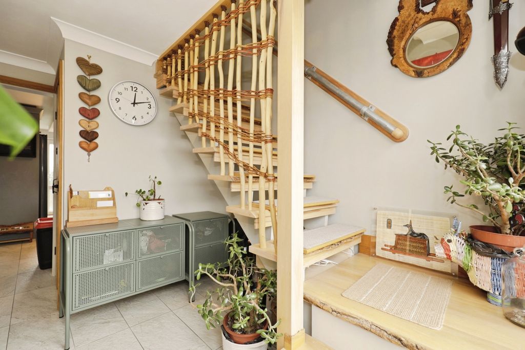 Property photo 2 of 27 Pbox-Img.Jpg