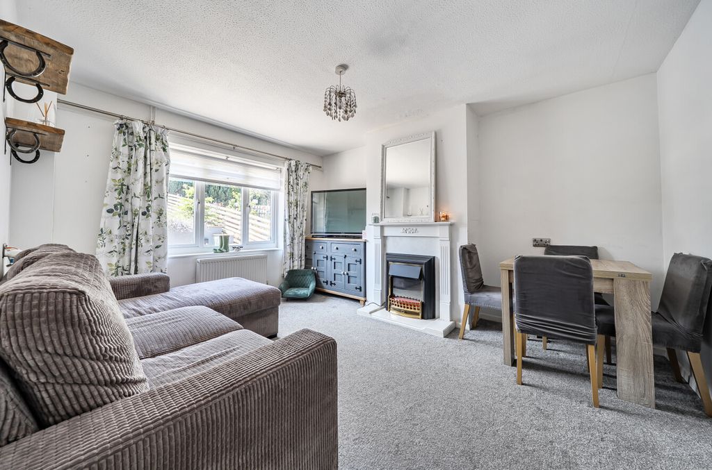 Property photo 2 of 15 1493840-13-6A5500...