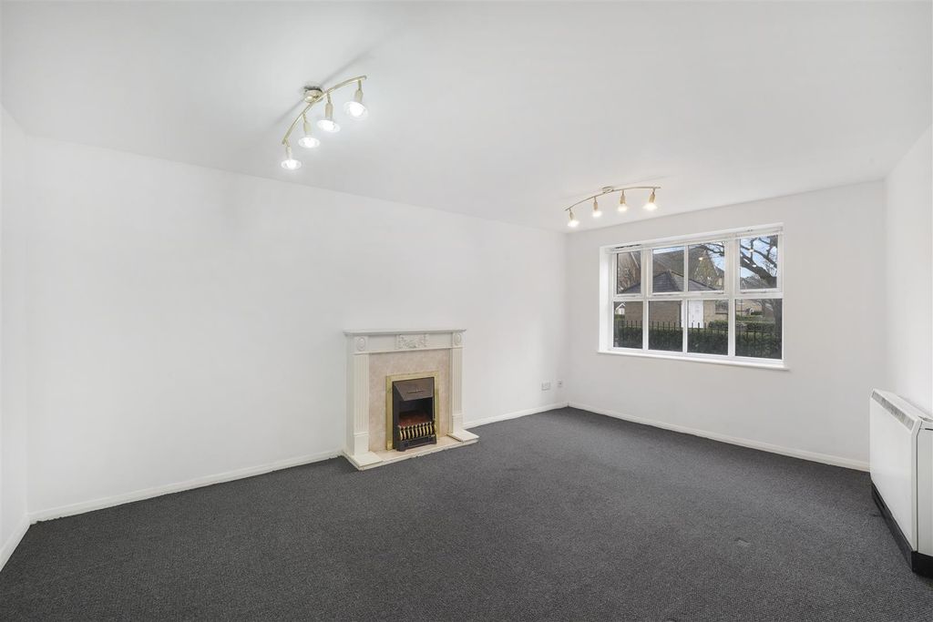 Property photo 1 of 15 147 Chamberlayne Avenue - Zzk5Tj5Jjzmctxjnt9Oo.Jpg