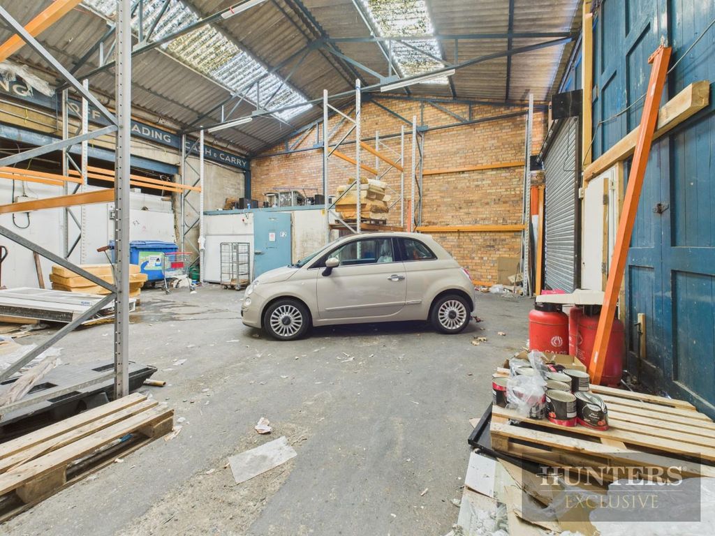 Property photo 2 of 31 Cam05316G0-Pr0258-Still001.Jpg