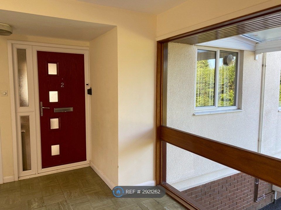 Property photo 3 of 21 Communal Entrance Hall