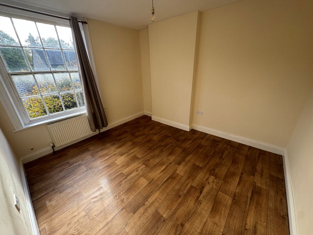 Property photo 3 of 5 Lounge