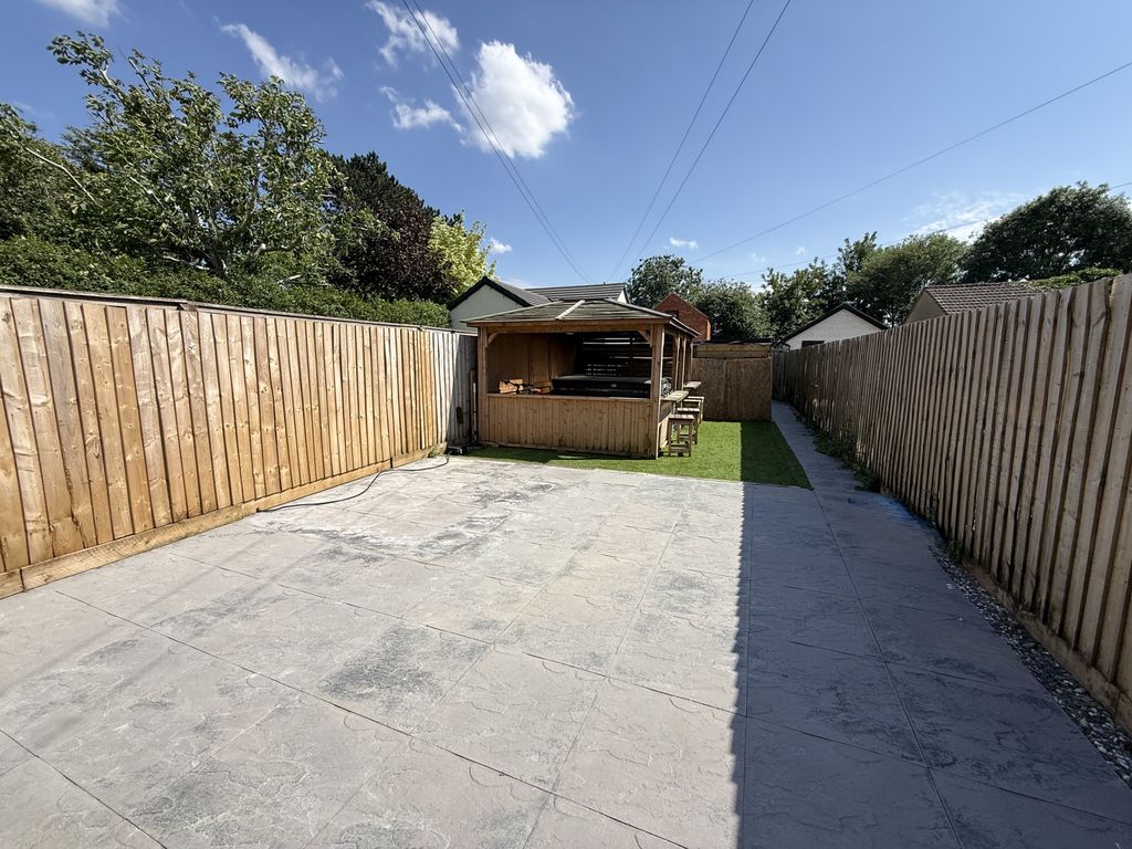 Property photo 3 of 13 Img6181