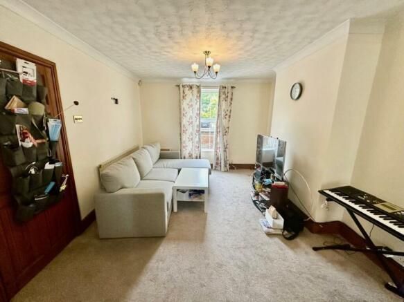 Property photo 2 of 9 Newbold Road Lounge.Jpeg