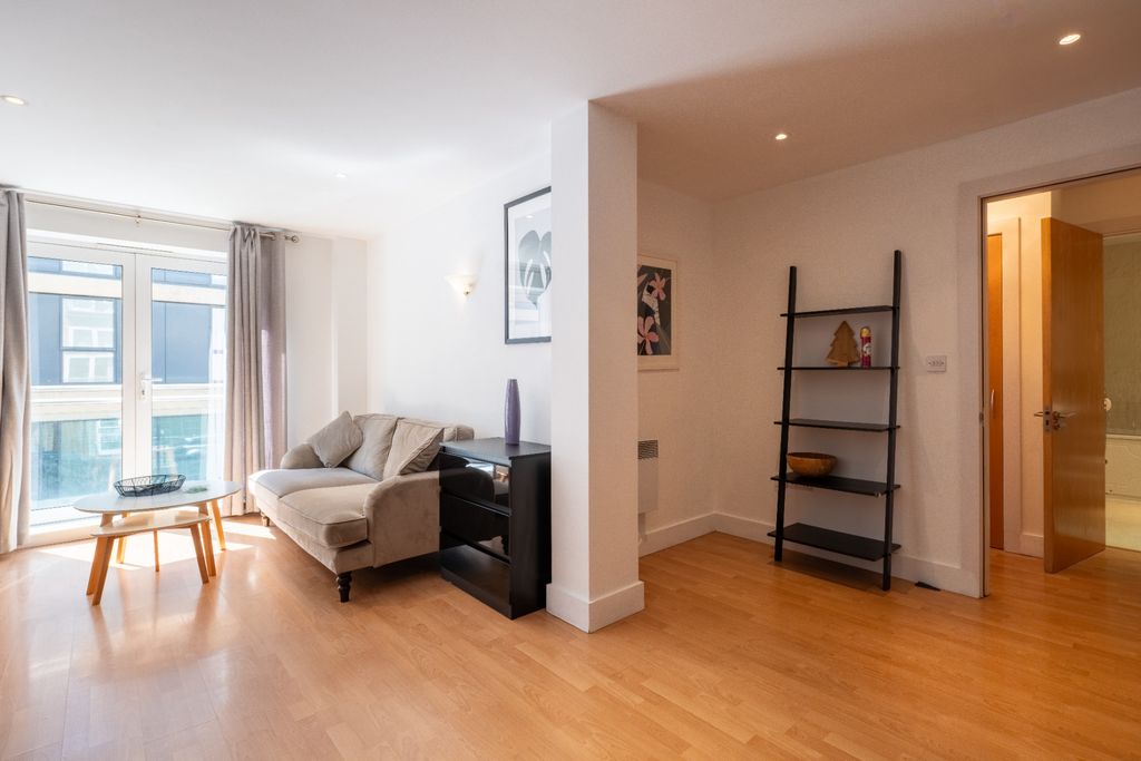 Property photo 1 of 52