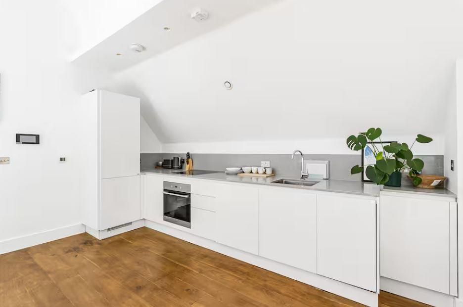 Property photo 2 of 19 Helliwell &amp; Co.