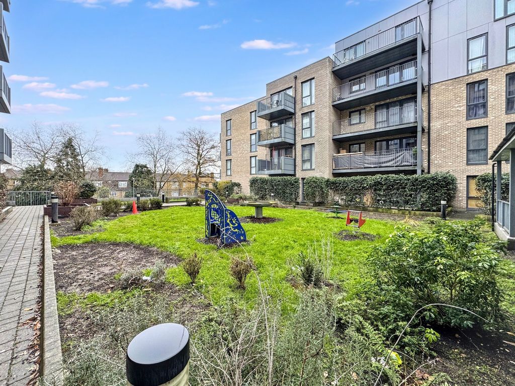 Property photo 2 of 13 Communal Area