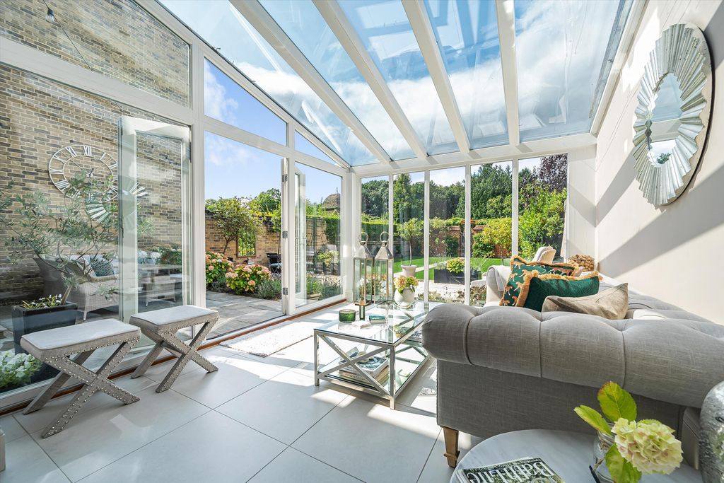 Property photo 2 of 17 Image