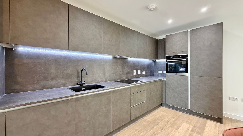 Property photo 2 of 19 Kitchen