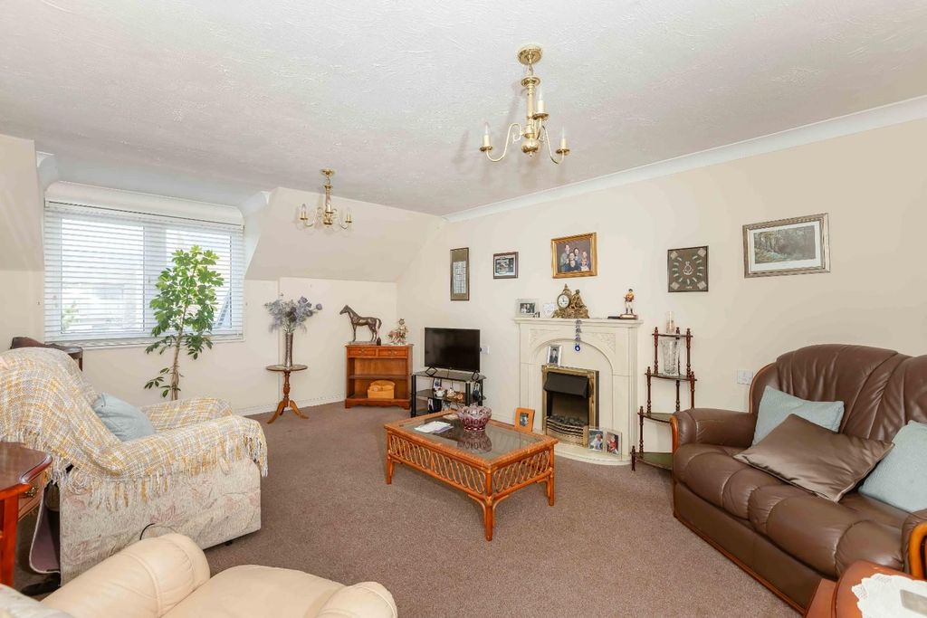 Property photo 2 of 12 Beachville Court_3.Jpg