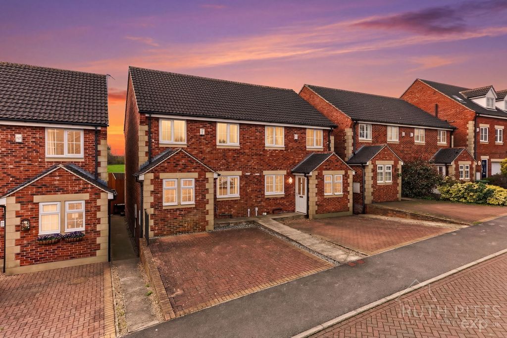 Property photo 3 of 27