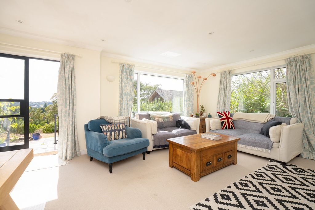 Property photo 2 of 29 5313864