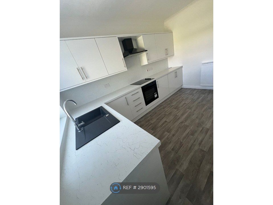 Property photo 1 of 7 Kitchen