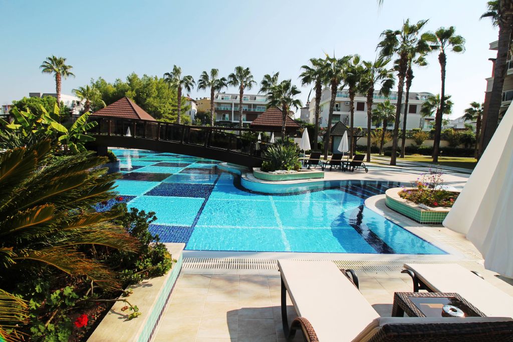 Property photo 2 of 23 Delightful Garden Apartment For Sale In Side - Social Sun Terraces And Pools