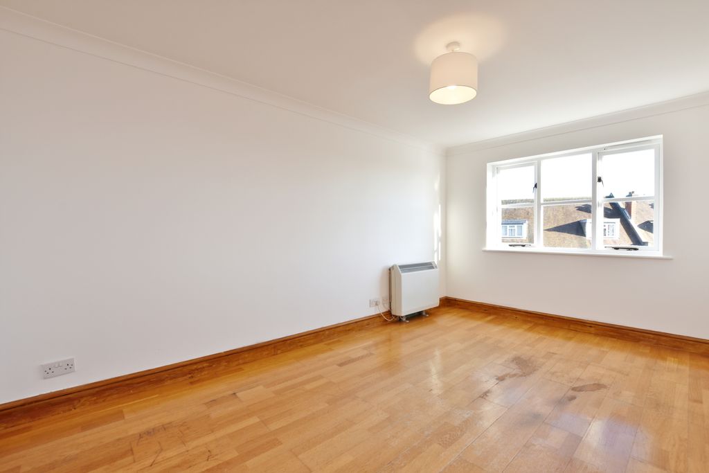 Property photo 3 of 6 Living Room