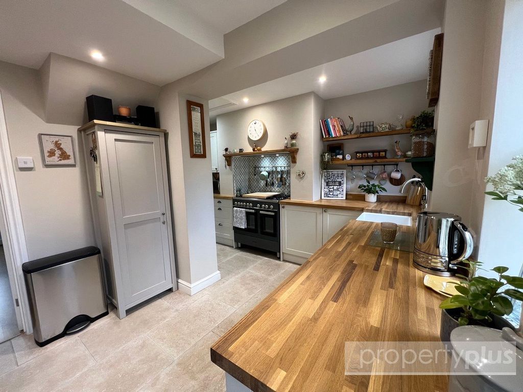 Property photo 2 of 21 Picture No. 19