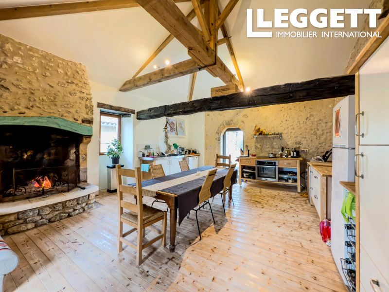 Property photo 2 of 10