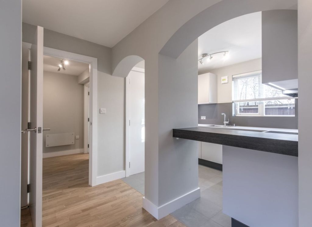 Property photo 2 of 10 Kitchen (Example)