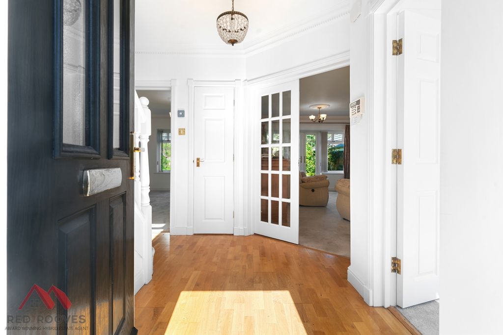Property photo 2 of 43 Hallway