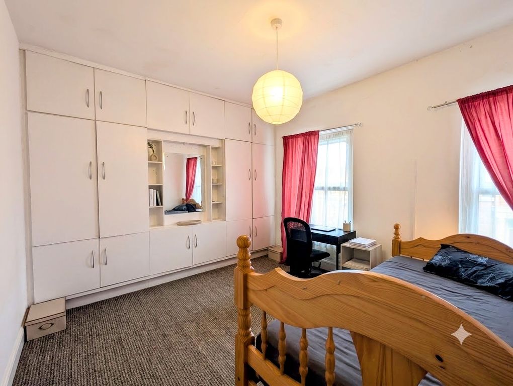 Property photo 3 of 7