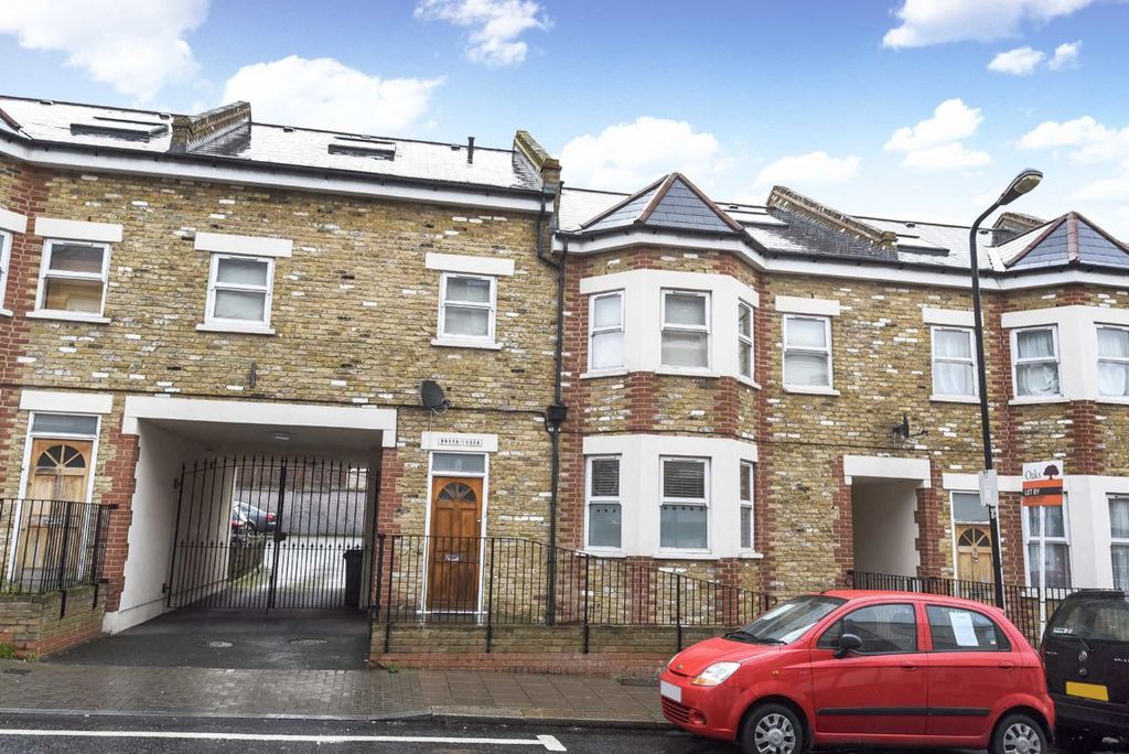 Property photo 2 of 6