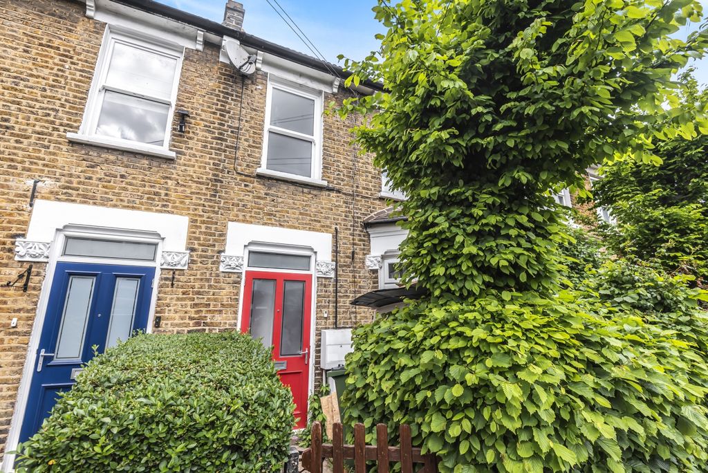 Property photo 1 of 8 725883 (1)