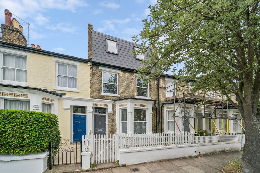 Property photo 1 of 11