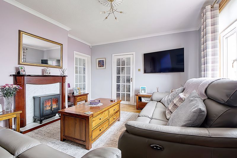 Property photo 3 of 33 Living Room