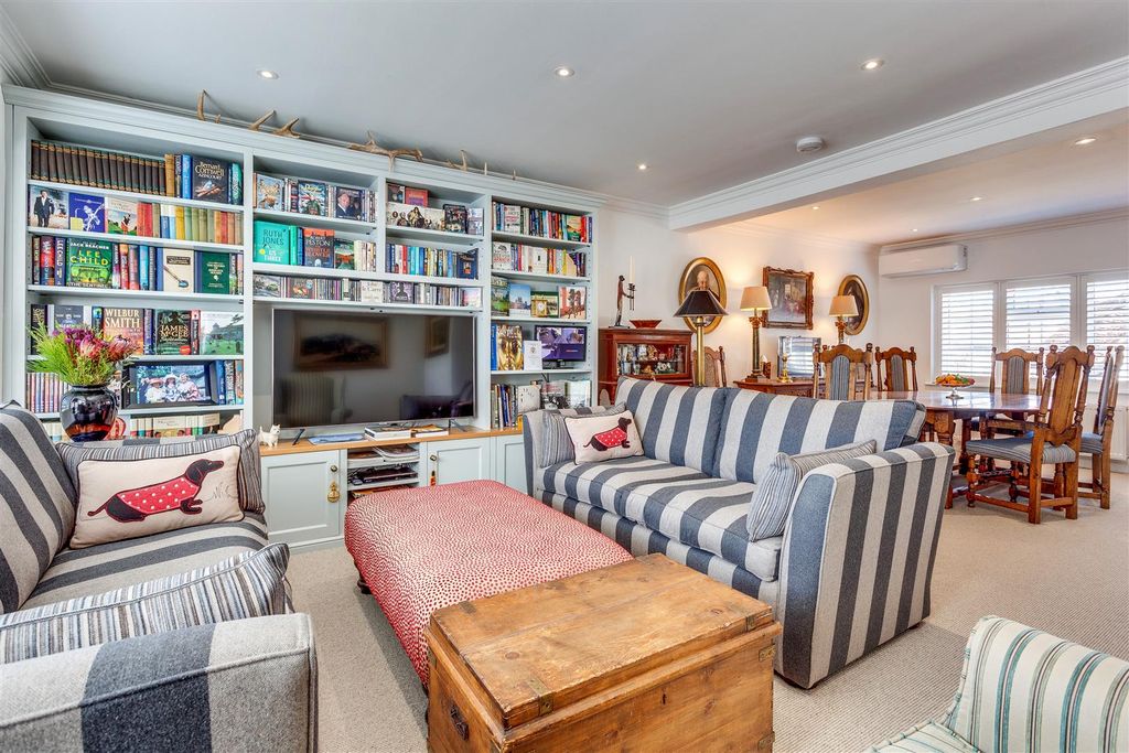 Property photo 3 of 27 Interior-113.Jpg